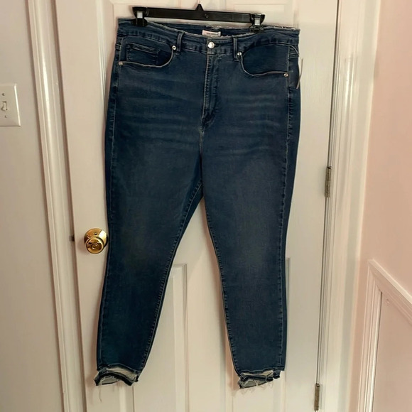 Good American Good Waist Crop jeans - Picture 1 of 6